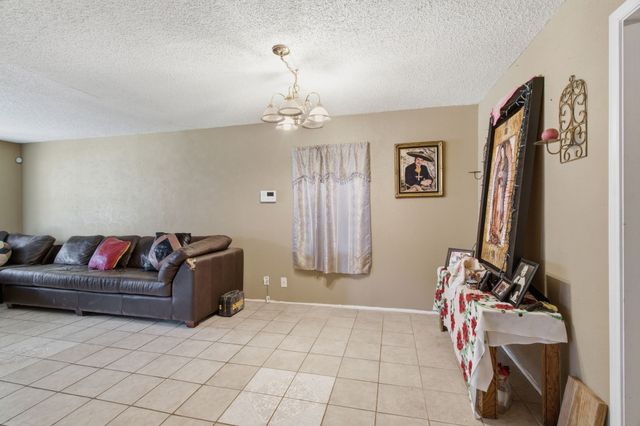 605 W 8th Street, Irving, TX 75060
