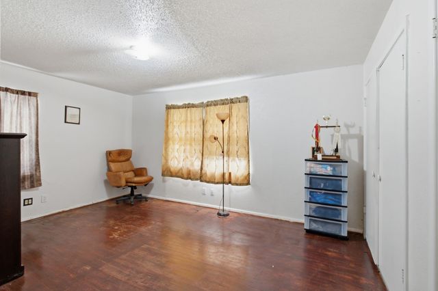 605 W 8th Street, Irving, TX 75060