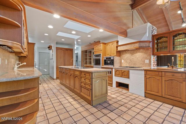 1880 Meadowview Lane, Reno, NV 89509