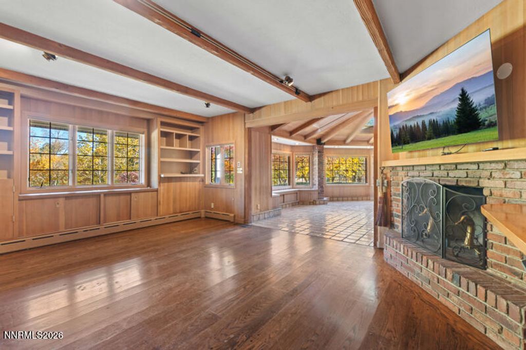 Image 10 of property listing at 1880 Meadowview Lane, Reno, NV 89509