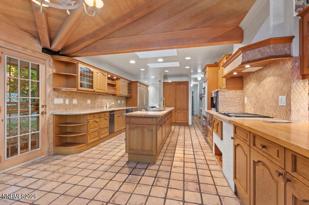 Image 15 of property listing at 1880 Meadowview Lane, Reno, NV 89509