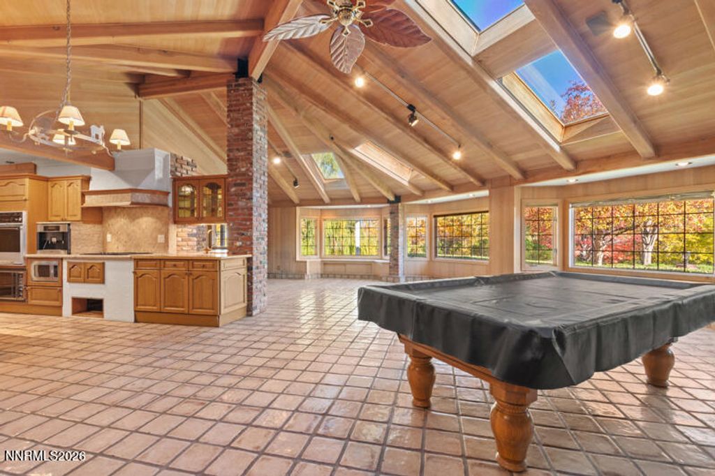 Image 16 of property listing at 1880 Meadowview Lane, Reno, NV 89509