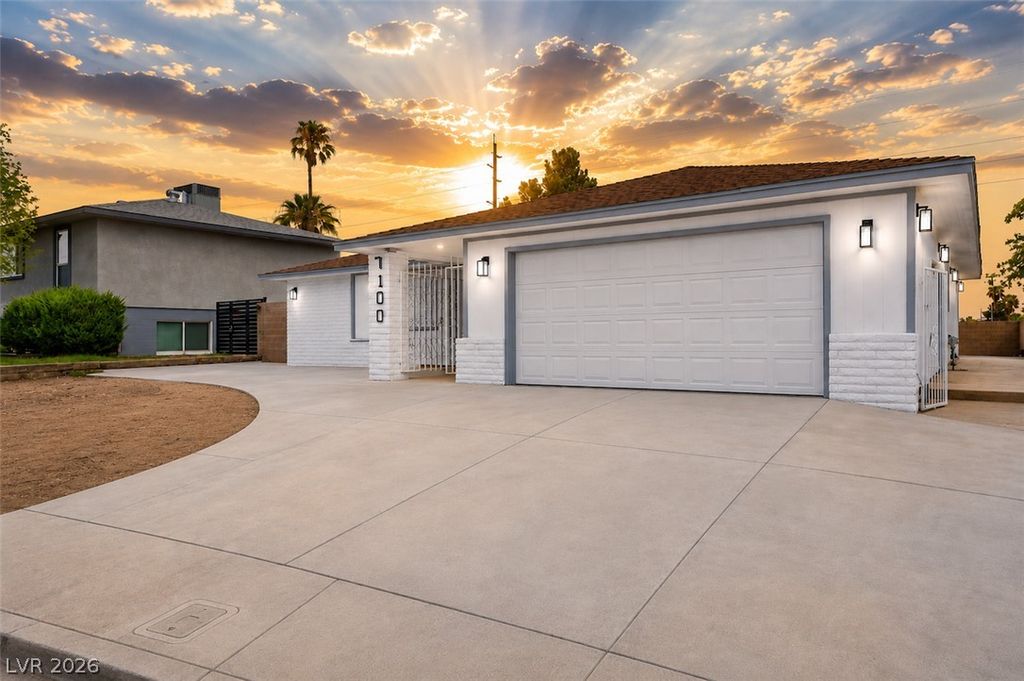 7100 Raincloud Drive, Las Vegas, NV 89145 — photo 2