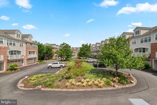 17 VILLAGE SQ, Paoli, PA 19301