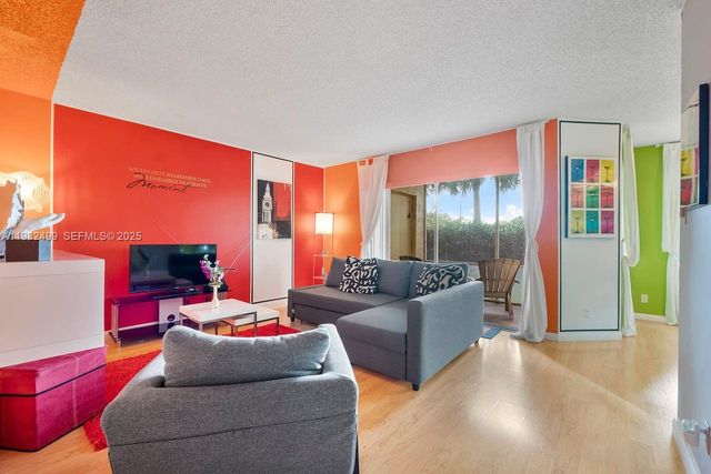 929 Coral Club Dr 929, Coral Springs, FL 33071