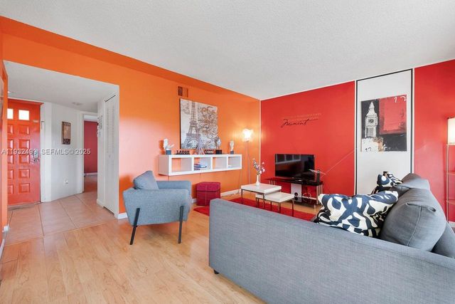 929 Coral Club Dr 929, Coral Springs, FL 33071