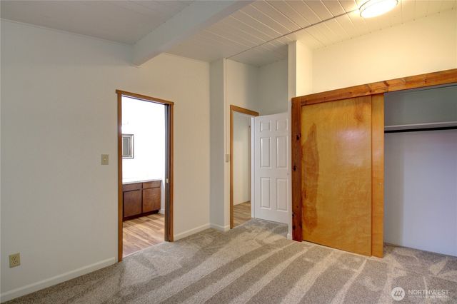 16972 Vaughn Rd, Mount Vernon, WA 98273