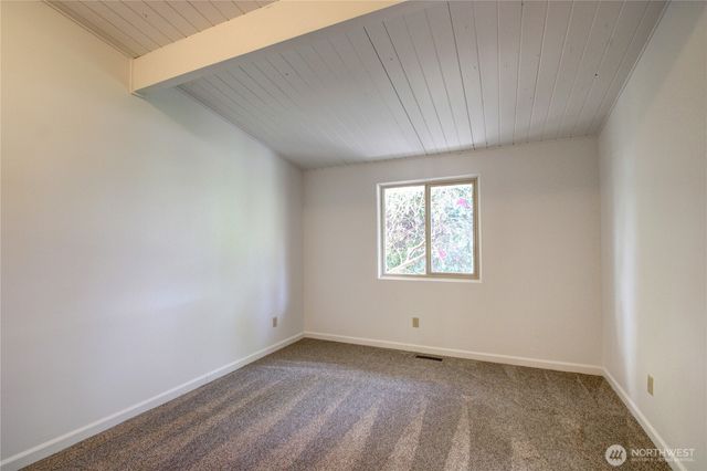 16972 Vaughn Rd, Mount Vernon, WA 98273