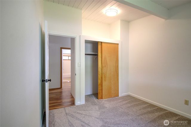 16972 Vaughn Rd, Mount Vernon, WA 98273