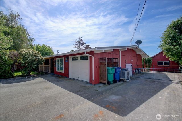 16972 Vaughn Rd, Mount Vernon, WA 98273