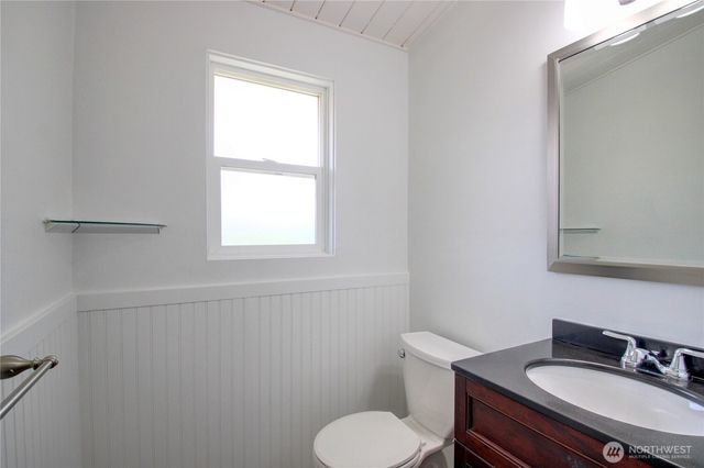 16972 Vaughn Rd, Mount Vernon, WA 98273