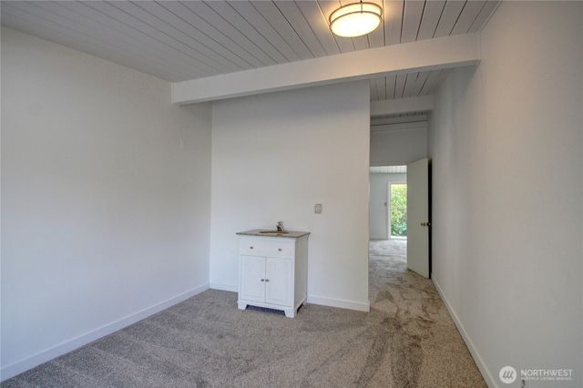 16972 Vaughn Rd, Mount Vernon, WA 98273