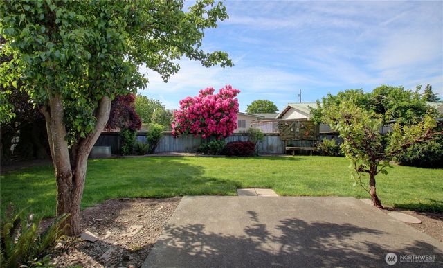 16972 Vaughn Rd, Mount Vernon, WA 98273