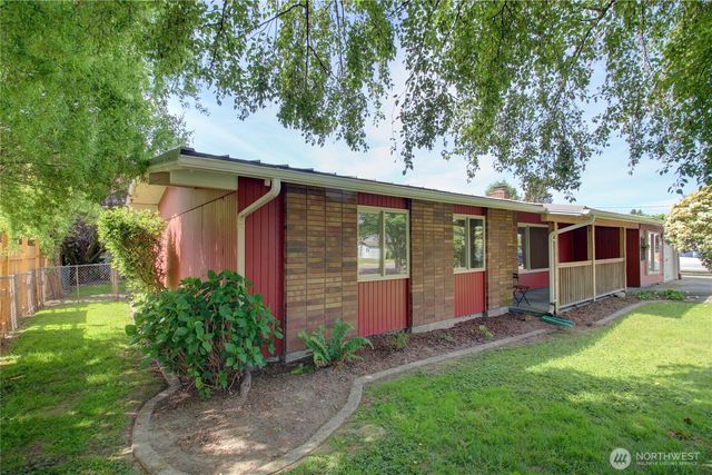 16972 Vaughn Rd, Mount Vernon, WA 98273
