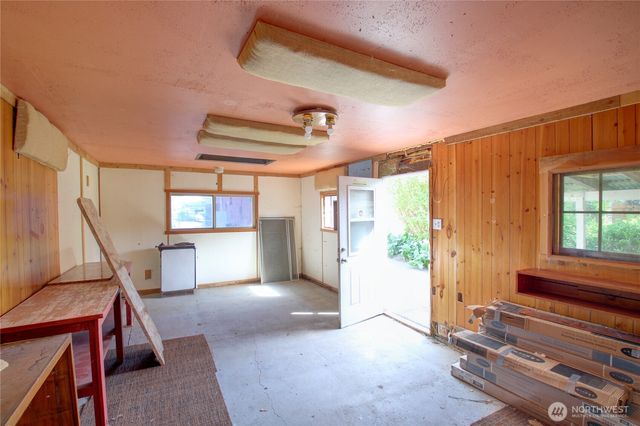 16972 Vaughn Rd, Mount Vernon, WA 98273