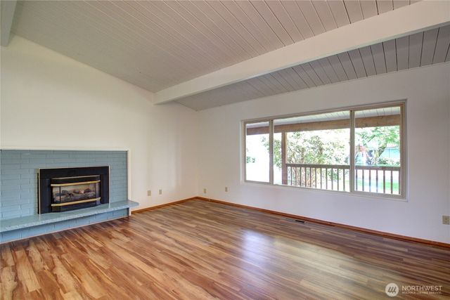 16972 Vaughn Rd, Mount Vernon, WA 98273