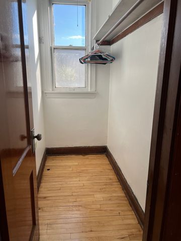 4555 S Francisco Avenue, Chicago, IL 60632