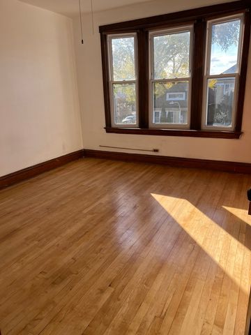 4555 S Francisco Avenue, Chicago, IL 60632