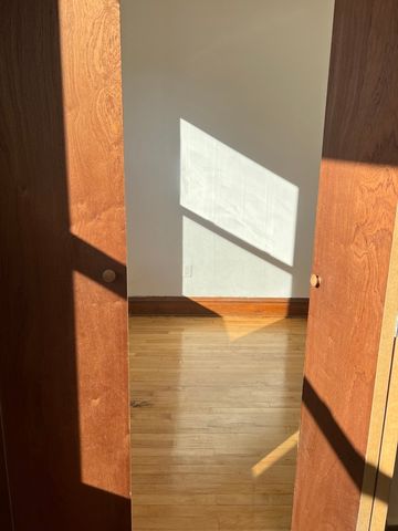 4555 S Francisco Avenue, Chicago, IL 60632