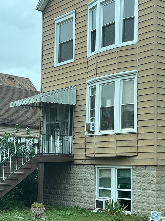 4555 S Francisco Avenue, Chicago, IL 60632