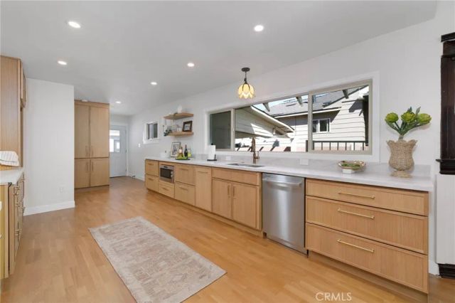 2947 S Hobart, Los Angeles, CA 90018