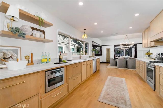 2947 S Hobart, Los Angeles, CA 90018