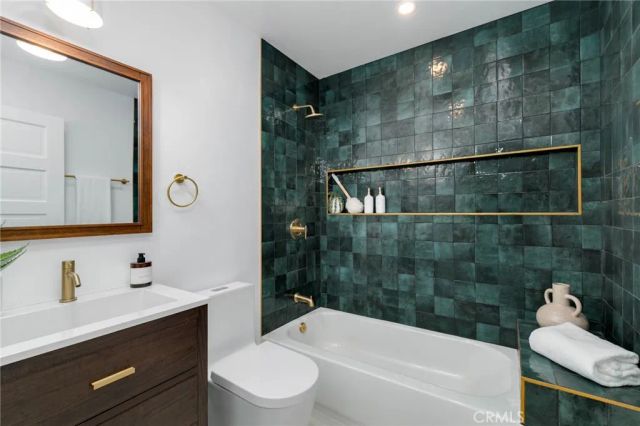 2947 S Hobart, Los Angeles, CA 90018