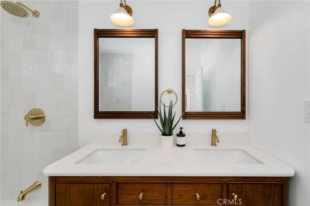 2947 S Hobart, Los Angeles, CA 90018