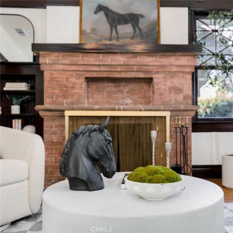 2947 S Hobart, Los Angeles, CA 90018