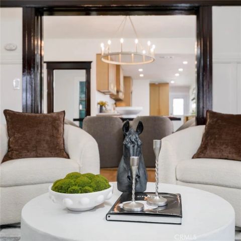 2947 S Hobart, Los Angeles, CA 90018