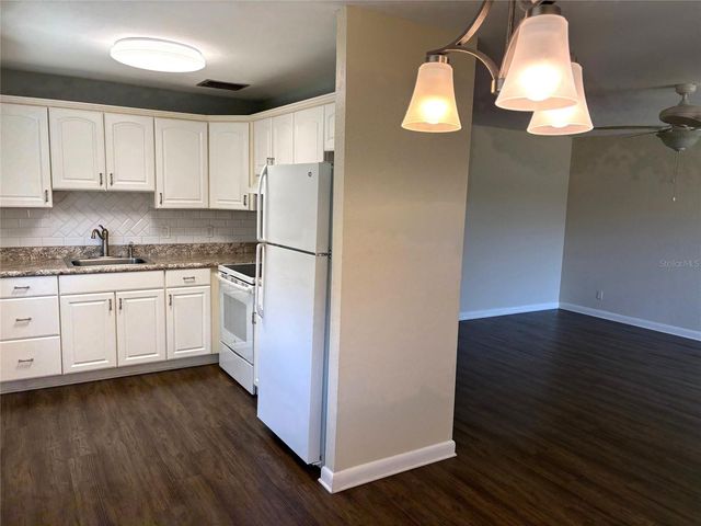 2202 CLUBHOUSE DRIVE 185, Sun City Center, FL 33573