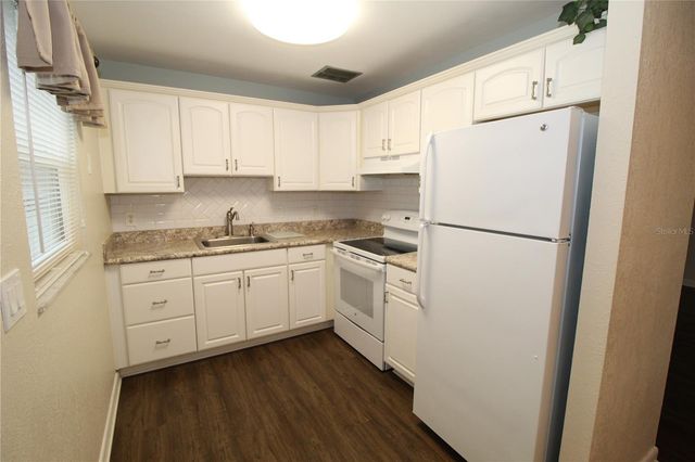 2202 CLUBHOUSE DRIVE 185, Sun City Center, FL 33573