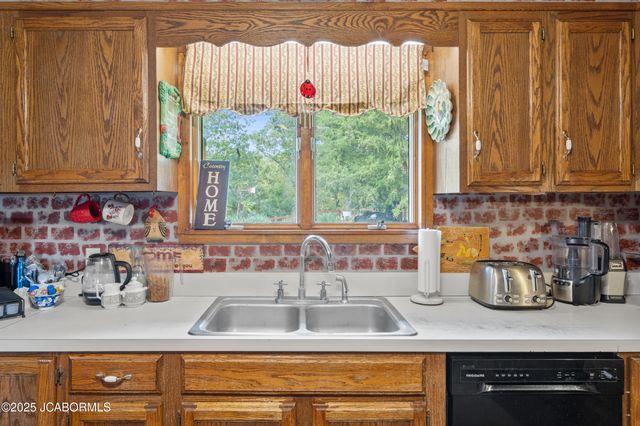 466 OLD 10 MILE ROAD, Eugene, MO 65032