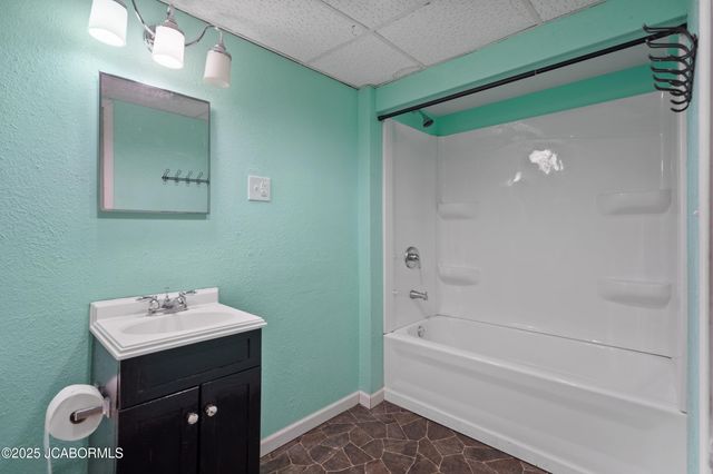 466 OLD 10 MILE ROAD, Eugene, MO 65032