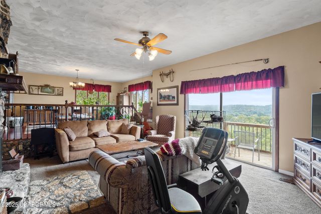 466 OLD 10 MILE ROAD, Eugene, MO 65032