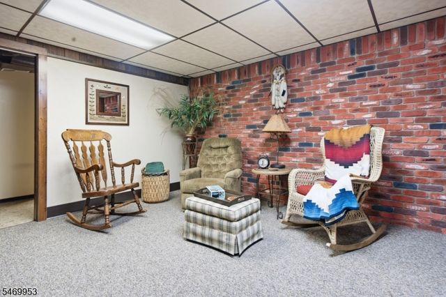 5 Hazel Pl, Fair Lawn Boro, NJ 07410