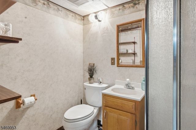 5 Hazel Pl, Fair Lawn Boro, NJ 07410
