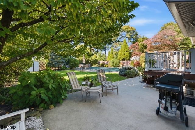 5 Hazel Pl, Fair Lawn Boro, NJ 07410