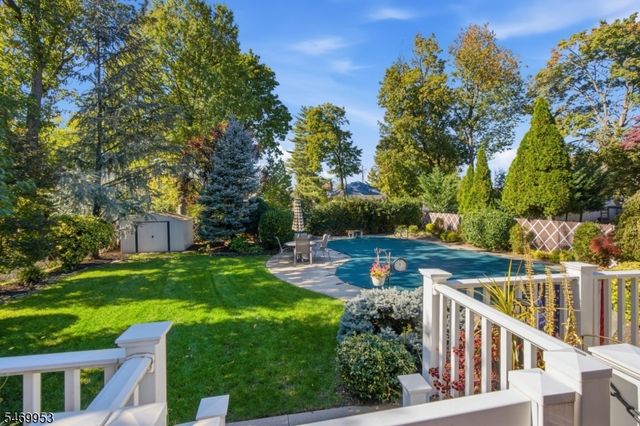 5 Hazel Pl, Fair Lawn Boro, NJ 07410
