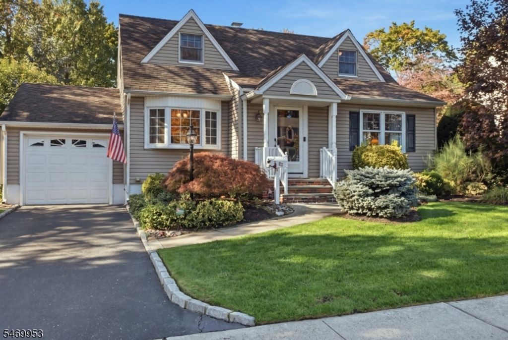 5 Hazel Pl, Fair Lawn Boro, NJ 07410