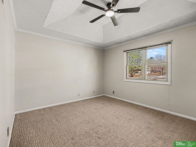 7906 Potter Plaza, Omaha, NE 68122