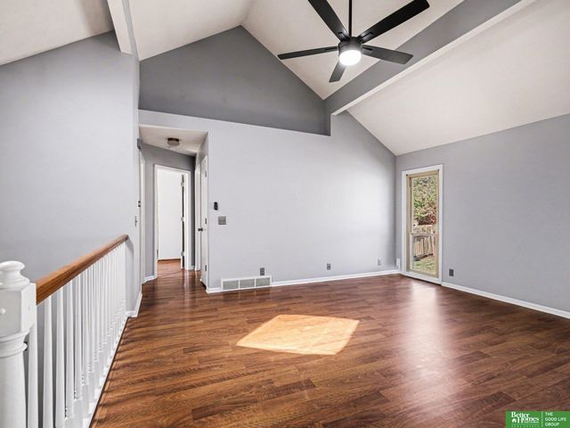 7906 Potter Plaza, Omaha, NE 68122