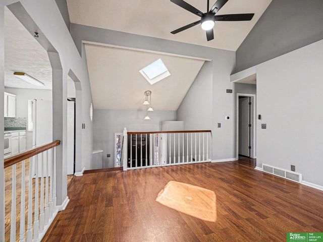 7906 Potter Plaza, Omaha, NE 68122