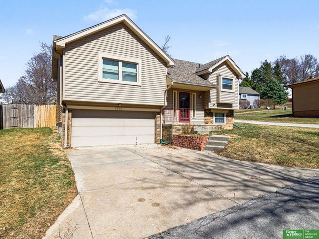 7906 Potter Plaza, Omaha, NE 68122