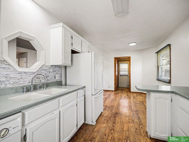 7906 Potter Plaza, Omaha, NE 68122