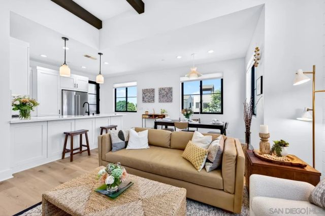 1216 Molara Ln, Encinitas, CA 92024
