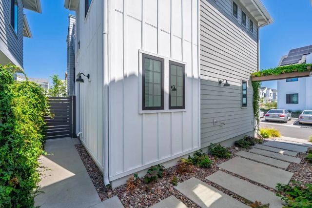 1216 Molara Ln, Encinitas, CA 92024