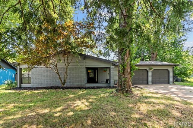 102 Gale Drive, Fairview Heights, IL 62208