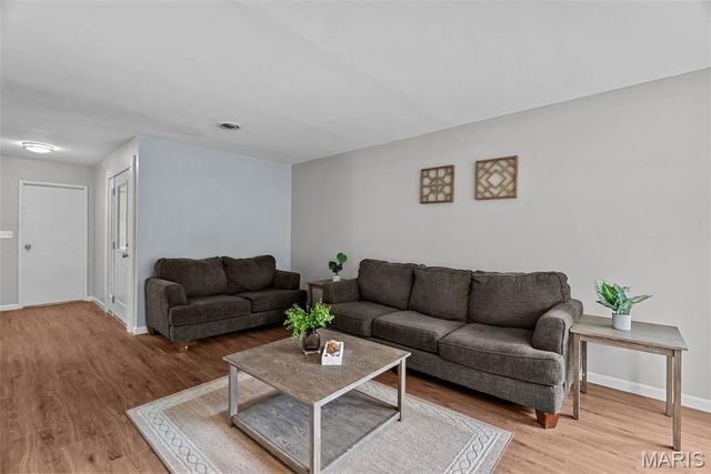 102 Gale Drive, Fairview Heights, IL 62208