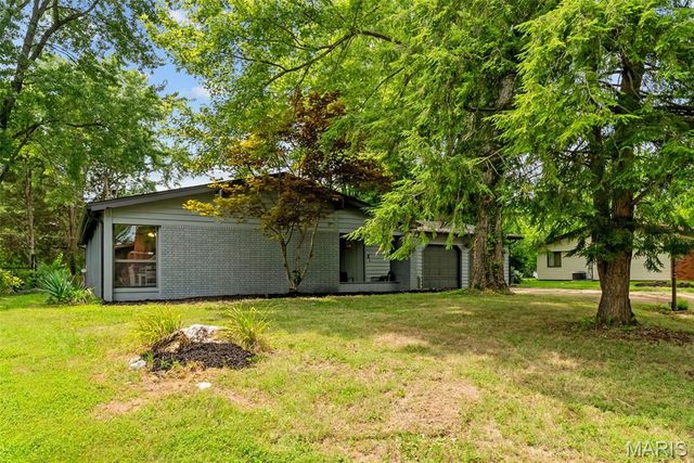 102 Gale Drive, Fairview Heights, IL 62208